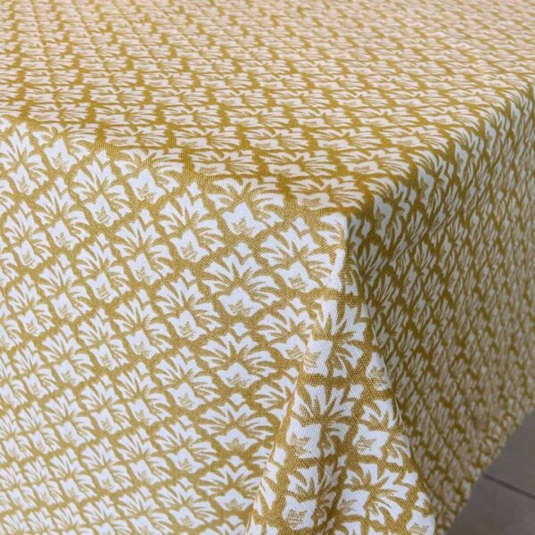 golden_pattern_tablecloth_1080x1080